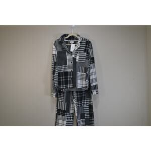 DKNY black and white plaid 3 pocket polyester/spandex ls notch top and pant set